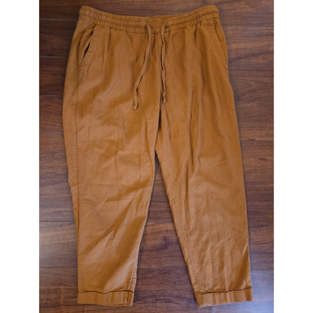 Old Navy Tan Cropped Pants